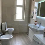 Malsi's, Private With Shared Bathroom And Kitchen * Tirana
