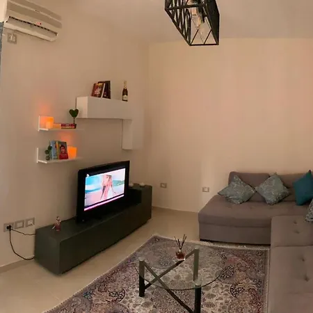 Malsi's, Private With Shared Bathroom And Kitchen